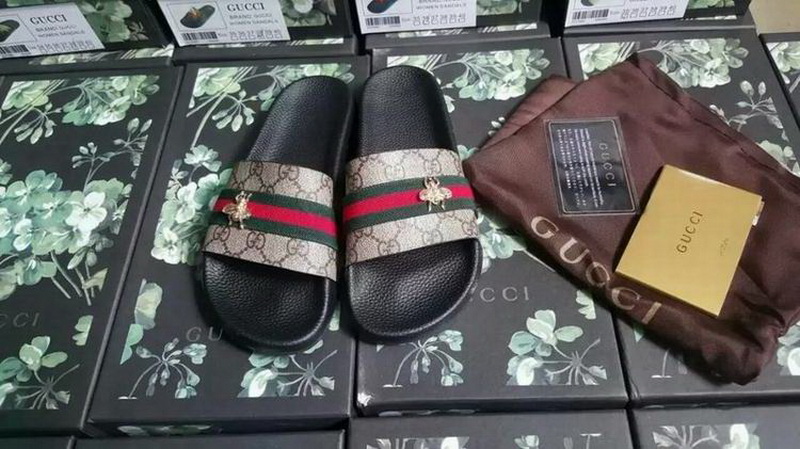 Gucci Slippers Woman--207
